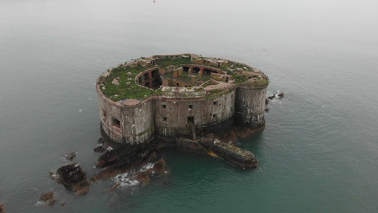 I Visited an abandoned sea fort!