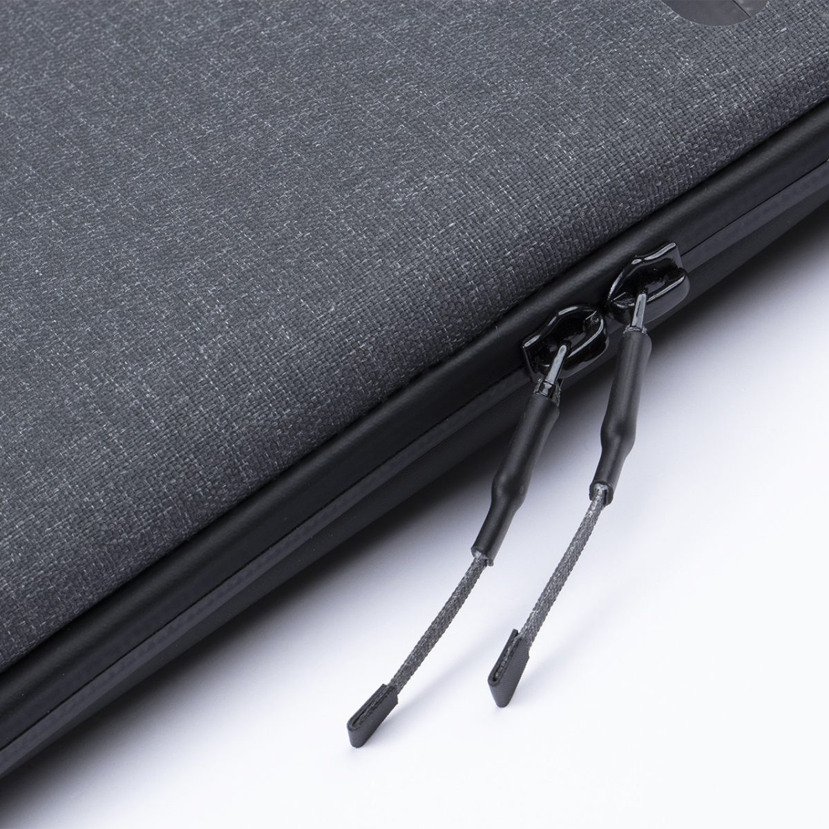 Rugged, durable, stylish laptop case and cover. Works great for MacBook, HP, Lenovo, Dell and other comparable computers up to 16 inches. Weather proof with storage pouches. Great for travel, business, personal use and for students.