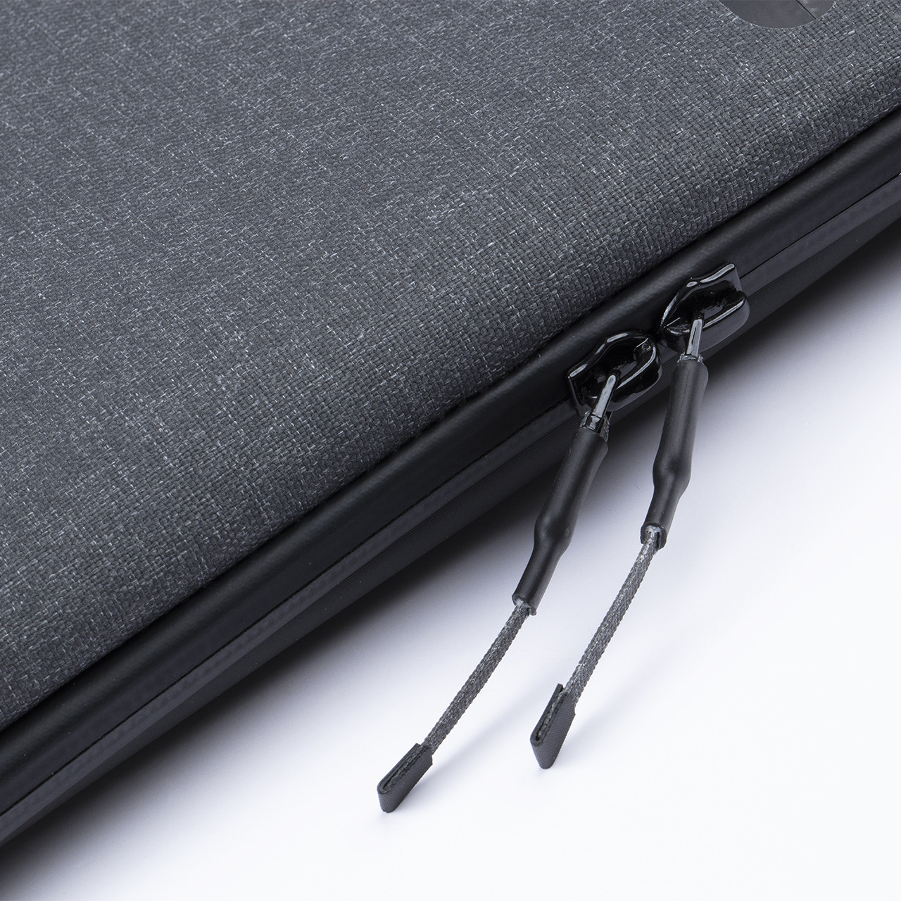 Rugged, durable, stylish laptop case and cover. Works great for MacBook, HP, Lenovo, Dell and other comparable computers up to 16 inches. Weather proof with storage pouches. Great for travel, business, personal use and for students.