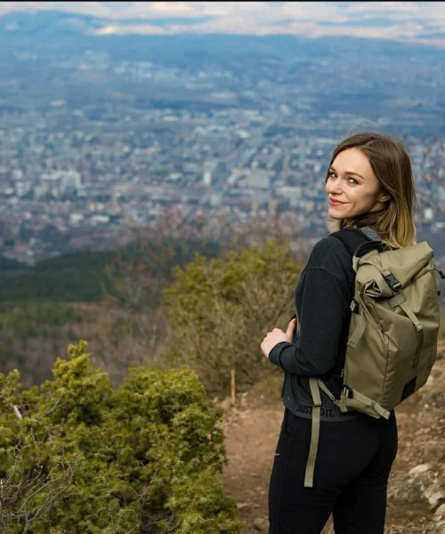 f-stop Staff Angela Bojkovski hiking with the Dalston